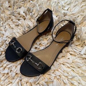 Brooks Brothers Navy flats sandals